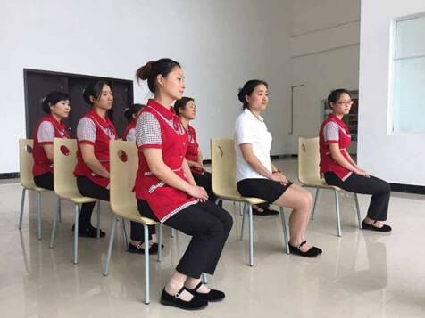 服务人员礼仪培训内容与企业管理